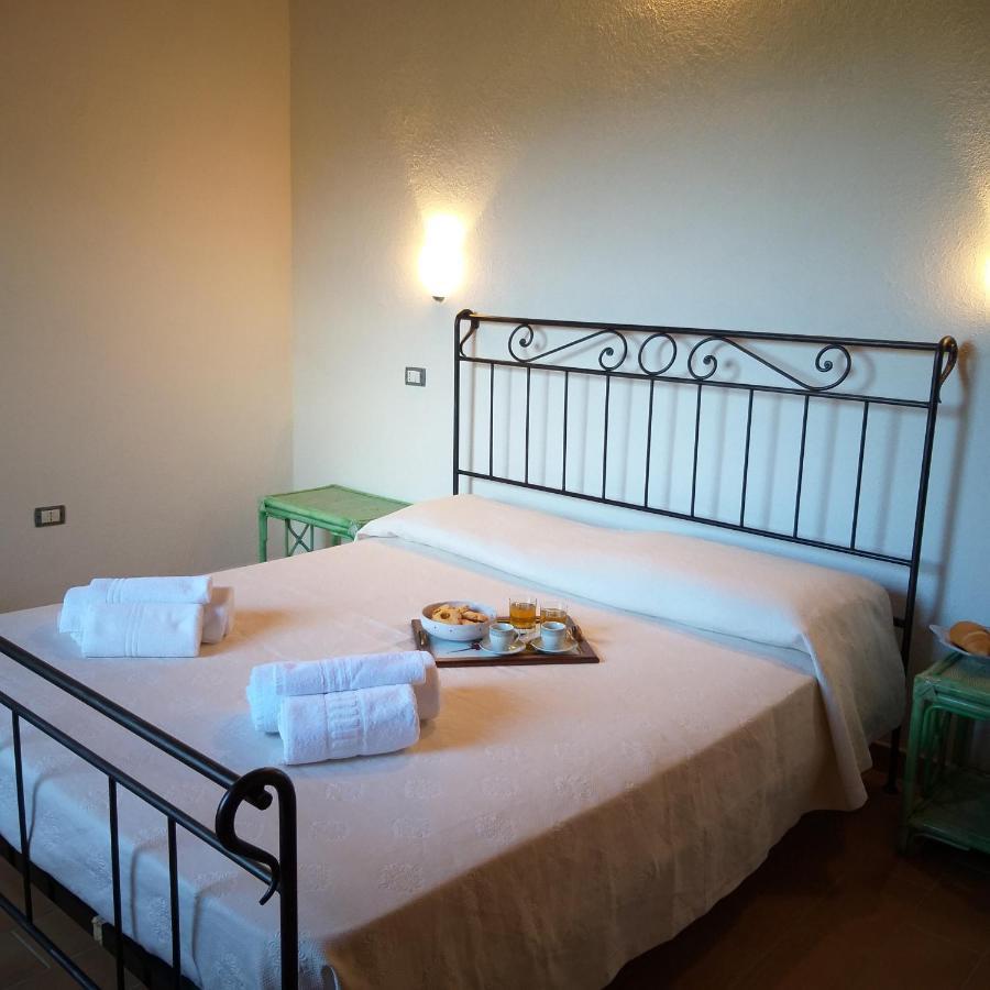 Agriturismo Funtan'Arva Loculi Luaran gambar