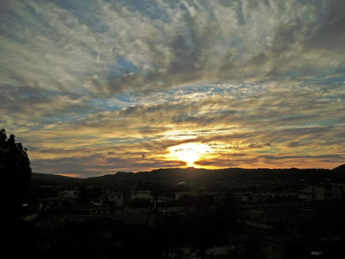 Agriturismo Funtan'Arva Loculi Luaran gambar