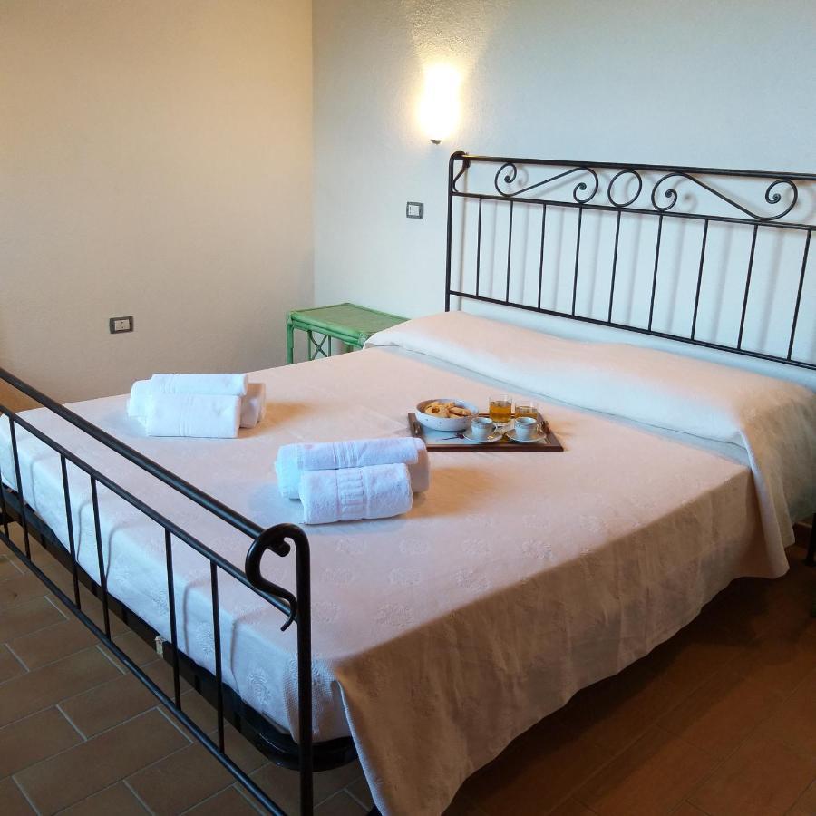 Agriturismo Funtan'Arva Loculi Luaran gambar